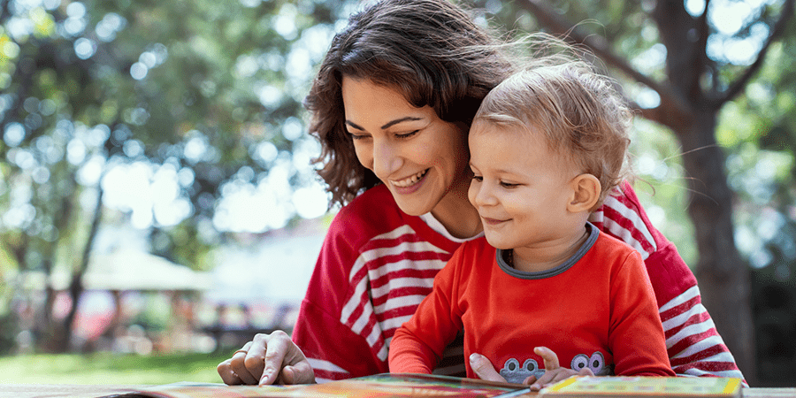 Benefícios de ler para o seu bebê