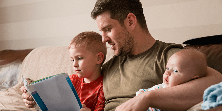 Benefícios de ler para o seu bebê